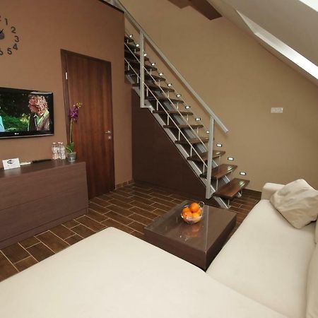 Royal Residence Apartments غيولا المظهر الخارجي الصورة