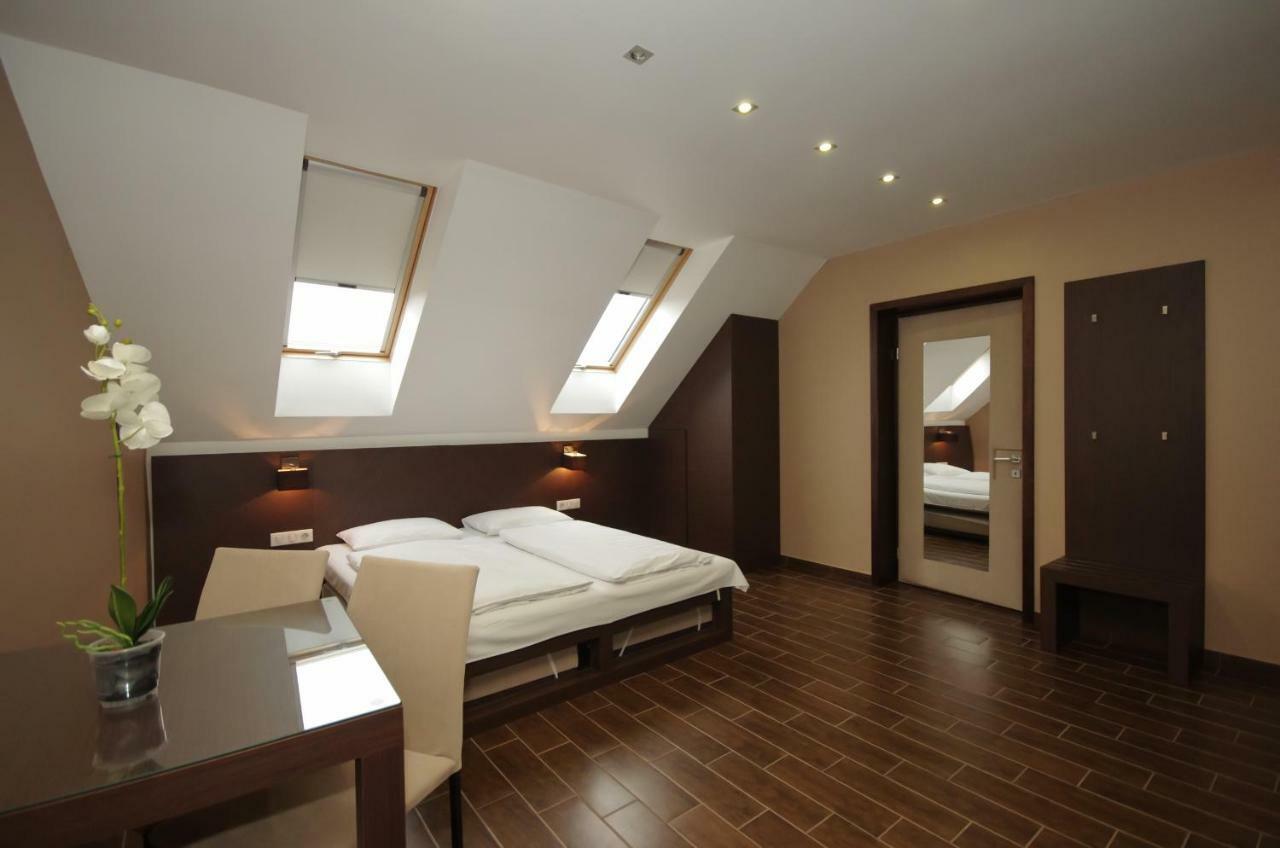 Royal Residence Apartments غيولا المظهر الخارجي الصورة
