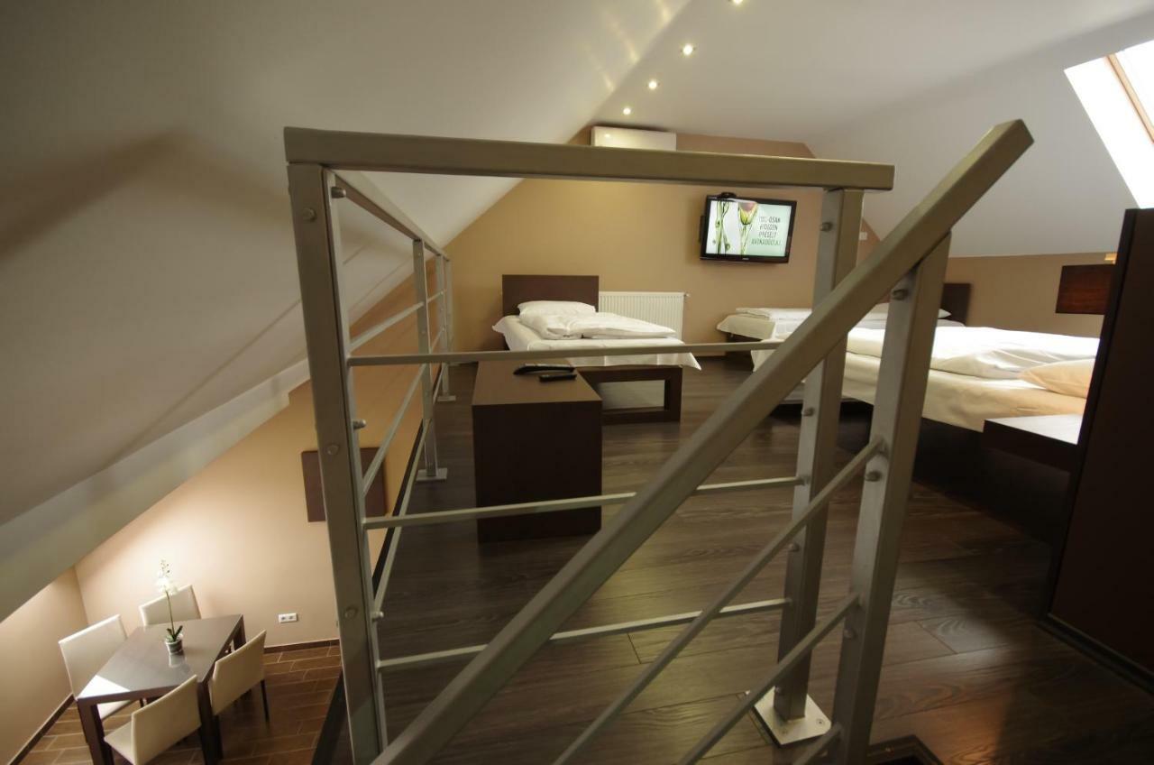 Royal Residence Apartments غيولا المظهر الخارجي الصورة