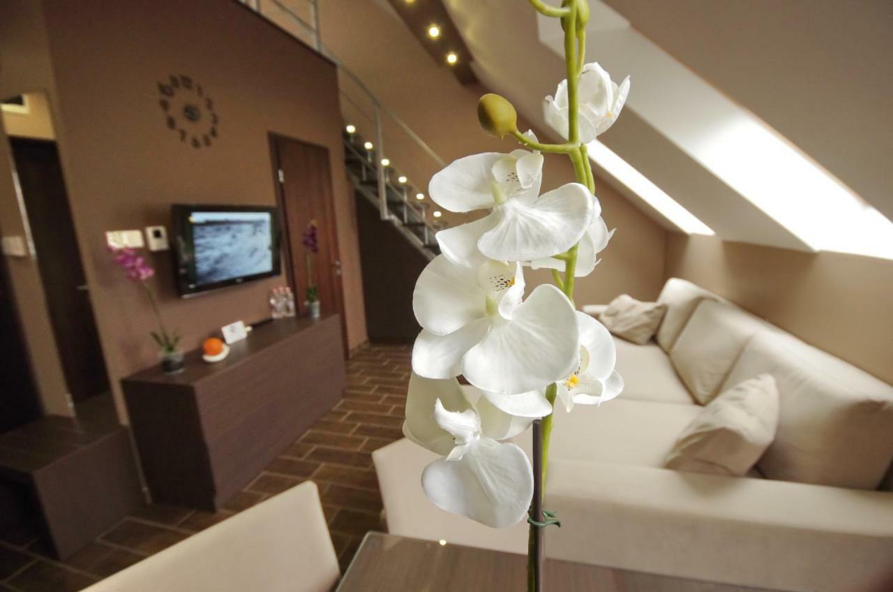 Royal Residence Apartments غيولا المظهر الخارجي الصورة