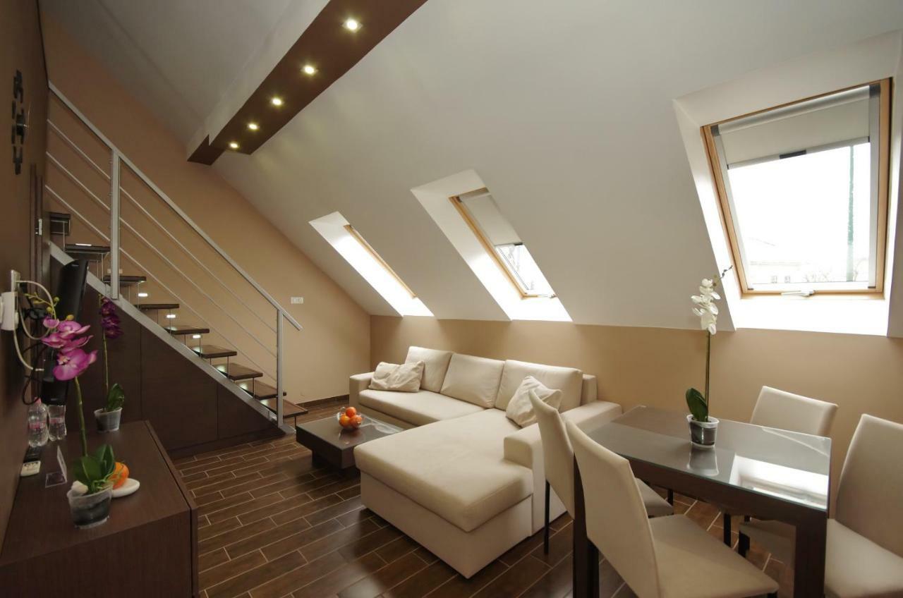 Royal Residence Apartments غيولا المظهر الخارجي الصورة