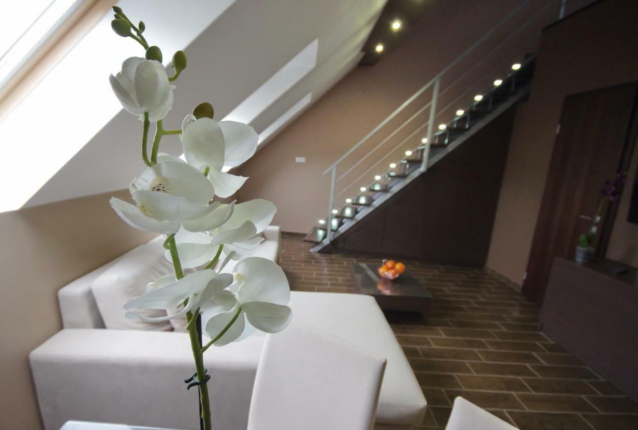Royal Residence Apartments غيولا المظهر الخارجي الصورة